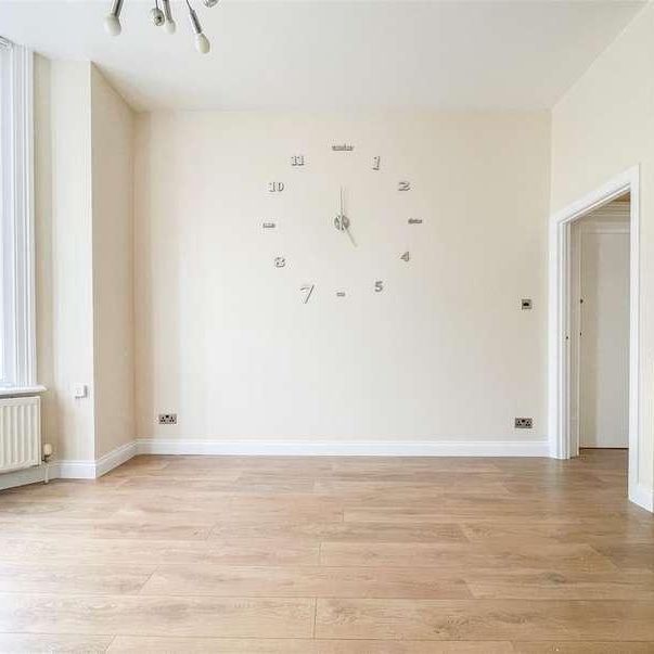 Cornwallis Gardens, Hastings, TN34 - Photo 1