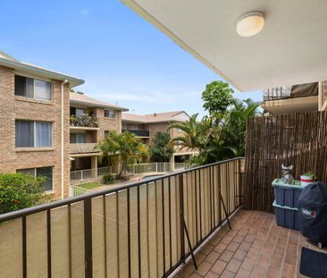 Coastal Convenience in Central Palm Beach - Photo 4