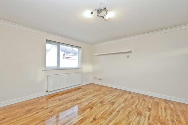 3 bedroom house - end terrace - Photo 1
