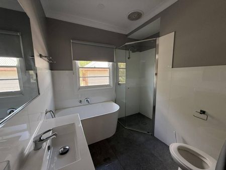 Low-Set Family Home in Westlawn on a Flat Block - Photo 4