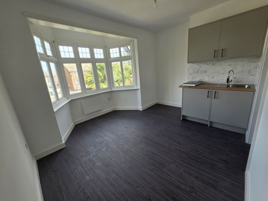 Upper Tulse Hill, London, SW2 2 - Photo 1