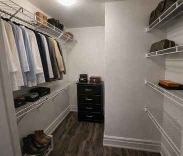 1010 Rue Ste Catherine E., Montréal (Ville-Marie), QC H2L - Photo 2