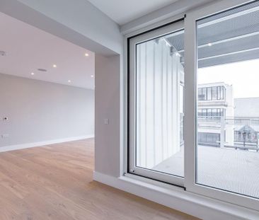 2 bedroom flat to rent - Photo 2