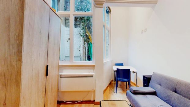 Studio, Flat 5, 17 - Photo 1