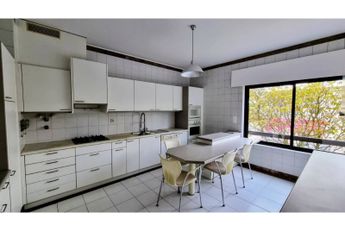 Apartamento T5 em Lisboa