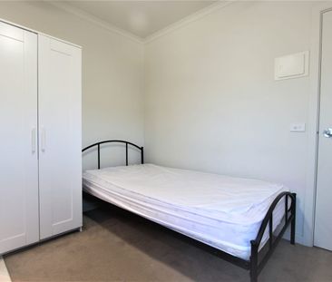 FULLY FURNISHED SELF CONTAINED ROOM - ALL BILLS INCLUDED in rent fo... - Photo 2