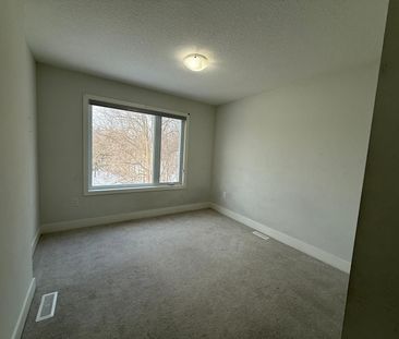 For Lease - 990 Deveron Crescent Unit# 3, London South, Ontario - Photo 2