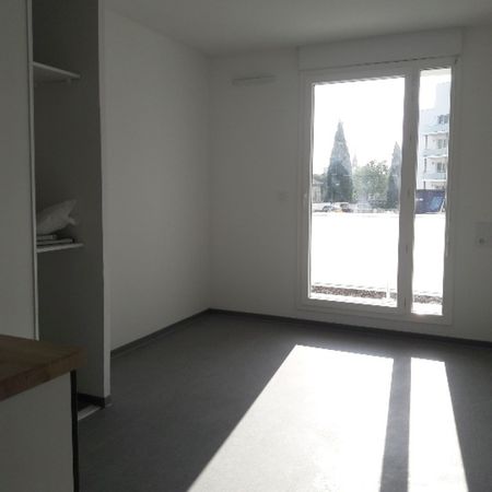 Location Appartement 1 pièce 18m² NIMES 30000 - Photo 5