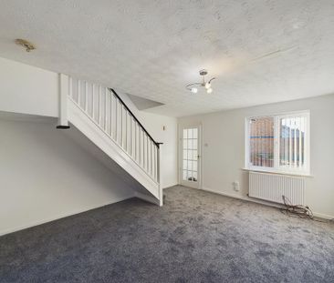 2 bedroom end of terrace house to rent - Photo 2