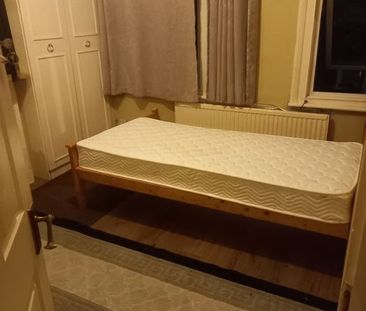 Room in a Shared House, St. Johns Road, E17 - Photo 1