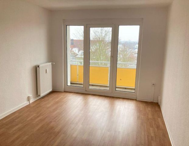 Ganz oben mit Balkon - drei Zimmer in Brehna... - Foto 1
