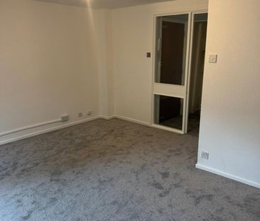 2 Bed Flat, Bardsley Close, CR0 - Photo 1