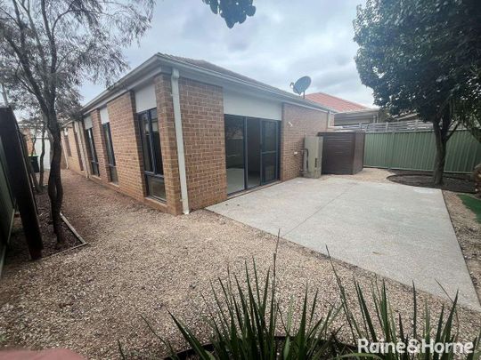 18 Gardenia Way, Caroline Springs, VIC 3023 - Photo 1