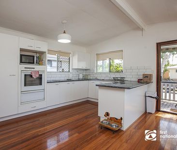 A HIDDEN GEM IN BEAUTIFUL BIRKDALE! - Photo 3
