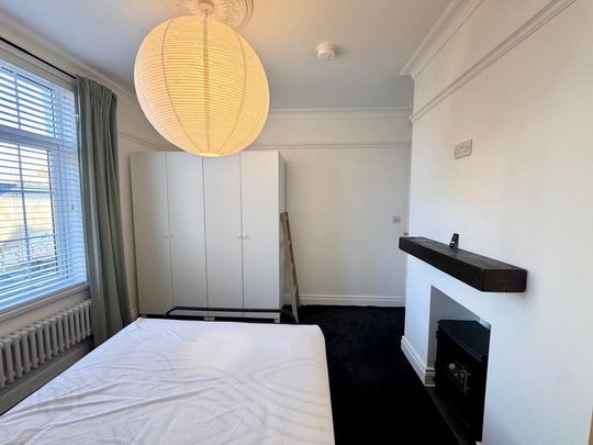 6 Ulsterville Drive, Belfast, BT9 7BD - Photo 1