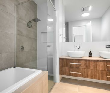 Modern Townhouse in the Heart of Warriewood - Photo 5