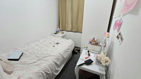 4 bedroom terraced house to rent - Photo 5