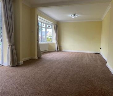 3 bedroom detached bungalow to rent - Photo 2