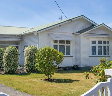Beautiful Character Home in Lansdowne - Photo 5