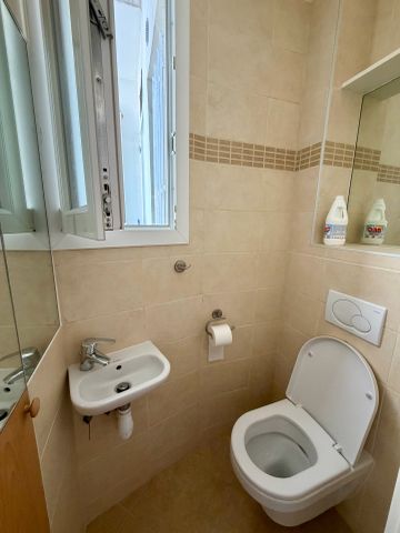 Location Appartement 3 pièces 70m² NICE 06100 - Photo 5