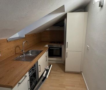 Renovierte 3-Zimmer-DG-Wohnung mit Einbauküche,Garten, Stellplatz - Foto 1