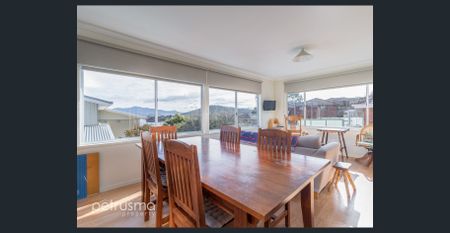 Sun, Views and Level Access - Photo 4