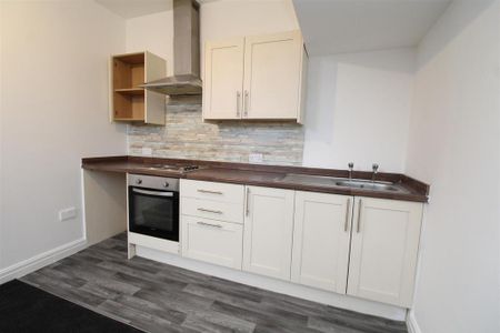 1 bedroom ground floor flat to rent - Photo 2