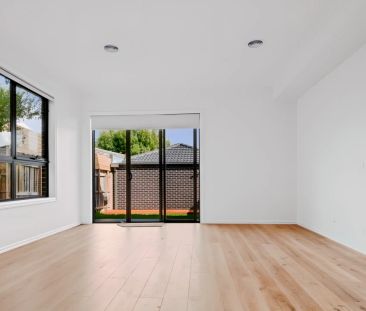 3 Bed, 2 Bath - Photo 4