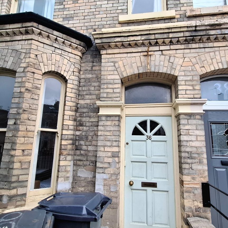 6 bedroom property to rent - Photo 1