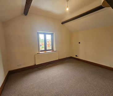 2 bedroom character property to rent - Photo 5