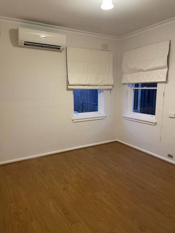 Spacious Home in the heart of Moorabbin - Photo 5