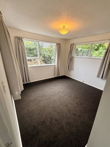 Recently Renovated Family Friendly 3 Bedroom Home - Photo 3