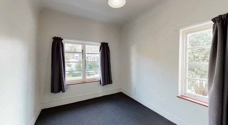 Central 2 Bedroom Art Deco Apartment - Photo 5