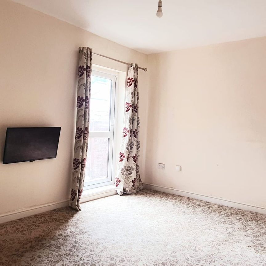 Room in a Shared House, Dordans Road, LU4 - Photo 1