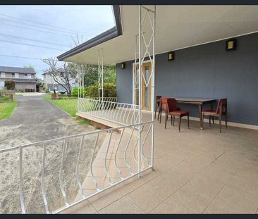 Spacious 3-Bedroom Family Home in the Heart of Guildford West - Photo 1