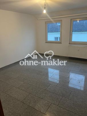 Moderne u. bezugsfertig renovierte 2 Zimmer Dachgeschosswohnung, stadtzentral, Garage - Photo 1