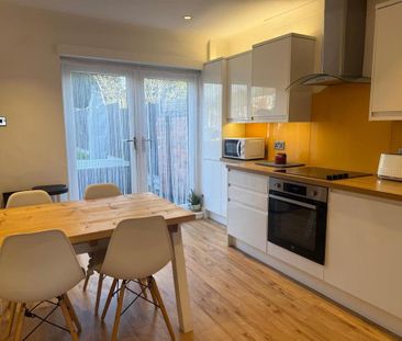 3 bedroom terraced house to rent - Photo 6