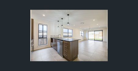 Fantastic Family Home in Logan Reserve Available Now! - Photo 4