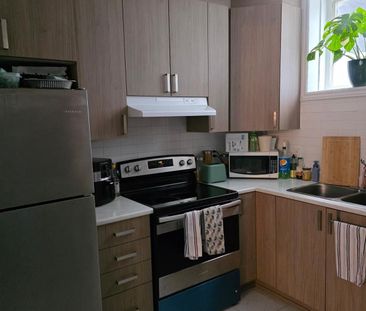 For Lease - 159 Minikan Street Unit# B, Blossom Park - Airport and ... - Photo 6