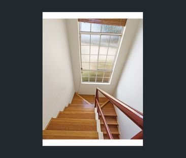 IDEAL POSITION - Two Bedroom Boutique Townhouse - Photo 5