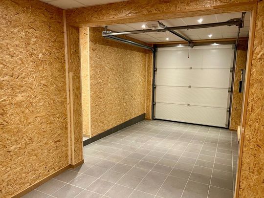 Gerenoveerd appartement met 3 slaapkamers en garage! - Photo 1