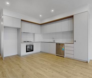 Modern 4 bedroom Townhouse! - Photo 2