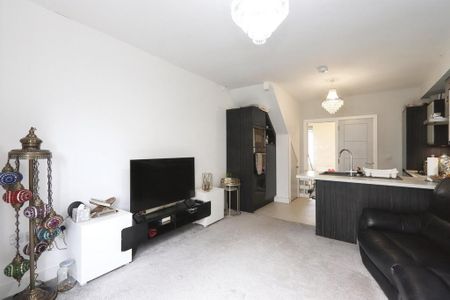 3 bedroom terraced house to rent - Photo 2