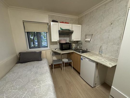 Studio to rent - Photo 1