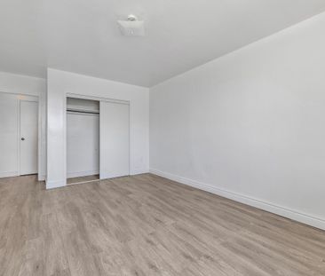 For Lease - 65 Thorncliffe Park Drive Unit# 1807, Toronto, Ontario - Photo 4