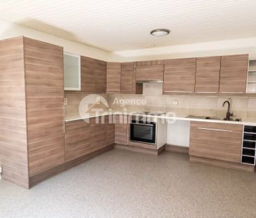 Location Appartement 2 pièces 44m² CHATEAUNEUF DE GADAGNE 84470 - Photo 2