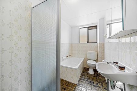 Two bedroom apartment in great location! - Photo 5