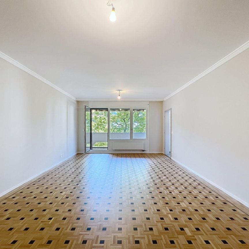 Appartement spacieux de 5 pièces, rénové entièrement, avec en sus un box à CHF 250.-/mois et un parking extérieur à CHF 150.-/mois - Foto 1