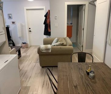 Cozy & Modern 1-Bedroom Suite for Rent – Available April 15th - Photo 3