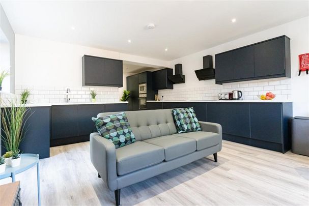 6 bedroom house to rent - Photo 1